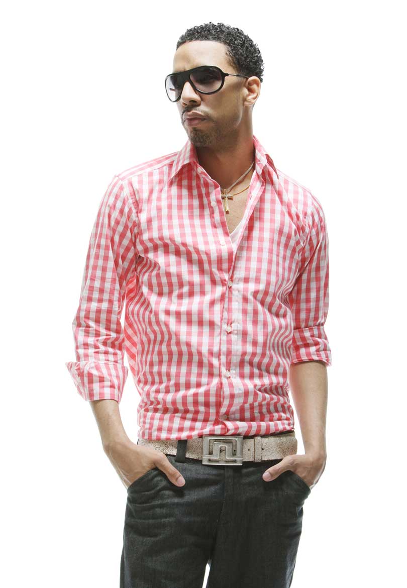 http://djforge.comcache.s3.amazonaws.com/content/wp-content/uploads/2009/02/Ryan-Leslie-Approved-Pic-2.jpg